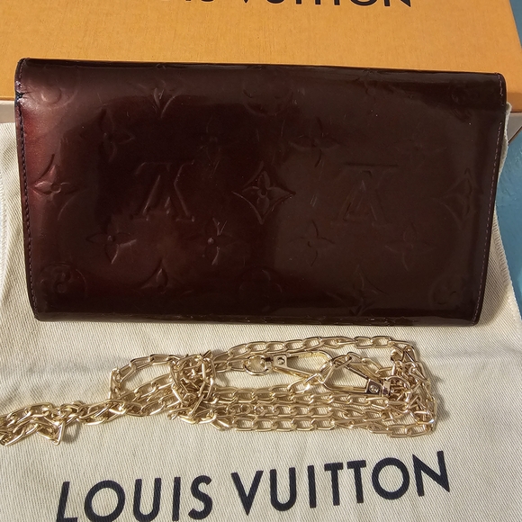 Louis Vuitton Monogram Vernis Sarah Wallet - Picture 2 of 14